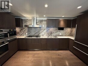 1011 W Cordova St in Vancouver, BC - Building Photo - Building Photo