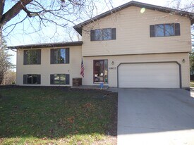 4022 10th Ave NW in Rochester, MN - Building Photo