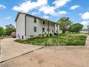 1909 Chateau Dr in Harrisonville, MO - Building Photo - Building Photo