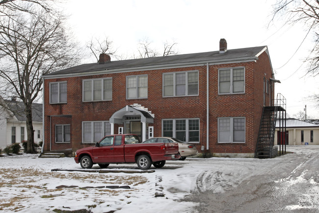 230 University Ave in Lebanon, TN - Foto de edificio - Building Photo