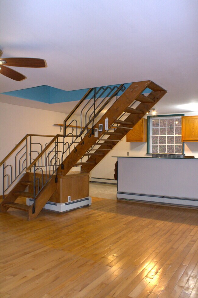 904 Morgan Branch Rd in Marshall, NC - Building Photo - Building Photo