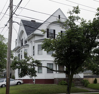 623 Pontiac Ave in Cranston, RI - Foto de edificio - Building Photo