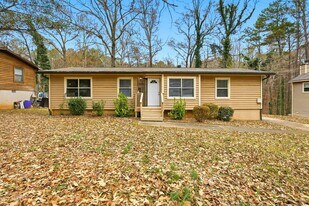 4434 Janice Dr SW in Snellville, GA - Building Photo