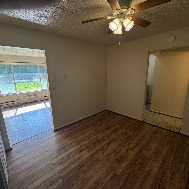 4081 Airport Rd in Waterford Township, MI - Building Photo - Building Photo