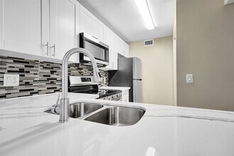 10733 Cleary Blvd in Plantation, FL - Building Photo - Building Photo