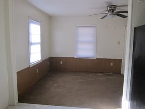 414 Trinity St in White Oak, TX - Building Photo - Building Photo