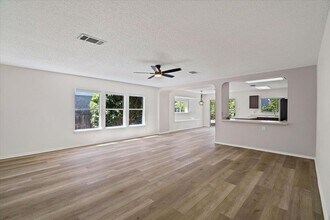 1208 Dexford Dr in Austin, TX - Building Photo - Building Photo