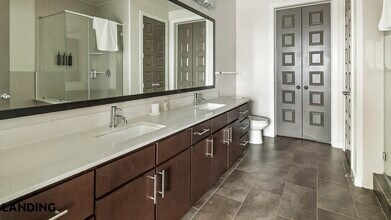 825 Usener St, Unit 748 in Houston, TX - Building Photo - Building Photo