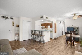 44759 Woodlake Ct in California, MD - Foto de edificio - Building Photo