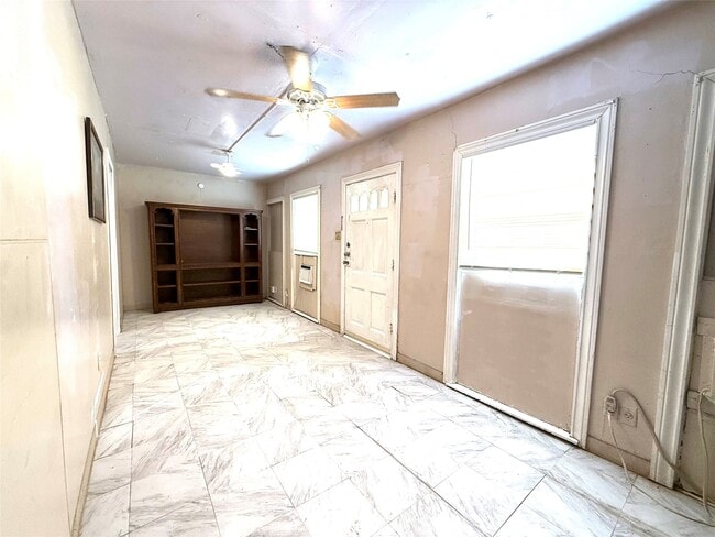 5004 Irvington Blvd in Houston, TX - Building Photo - Building Photo