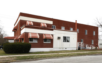 201 W Dayton Dr in Fairborn, OH - Building Photo - Building Photo