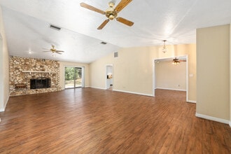 3963 SE 17th Pl in Ocala, FL - Building Photo - Building Photo