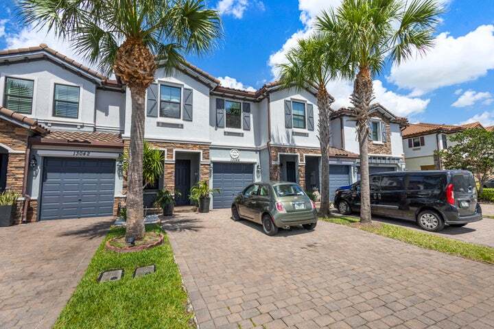 13038 Anthorne Ln in Boynton Beach, FL - Building Photo