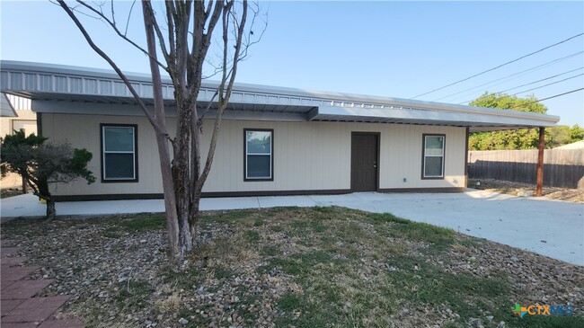 5006 Elk Dr in Victoria, TX - Foto de edificio - Building Photo