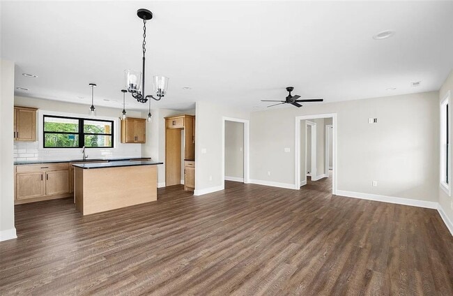 107 Madeline Ct in Russellville, KY - Building Photo - Building Photo