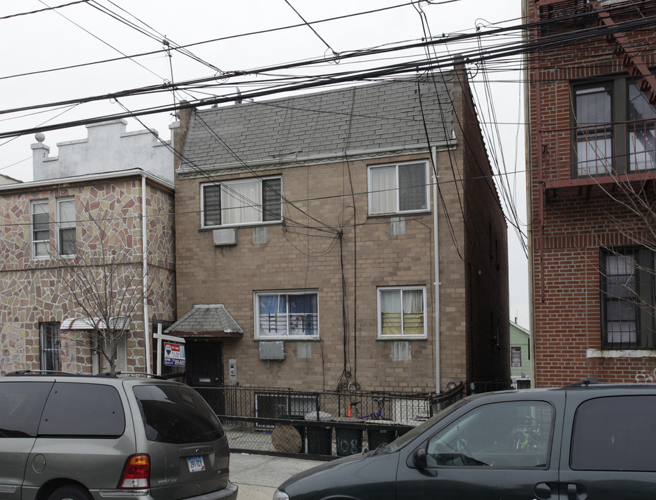 108-60 41st Ave in Flushing, NY - Building Photo