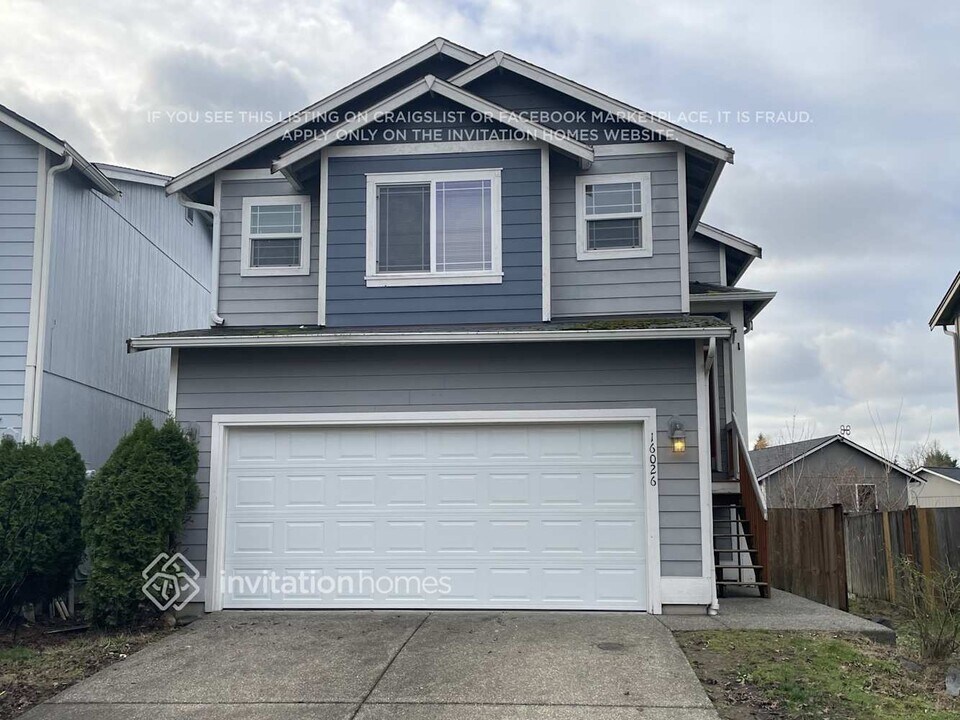 16026 89th Ave E in Puyallup, WA - Foto de edificio