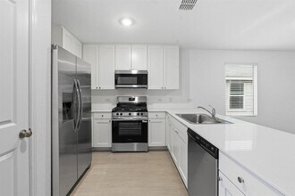 511 Paris St in Maxwell, TX - Building Photo - Building Photo