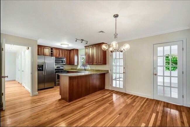 43 Kendall Rd in Newton, MA - Building Photo - Building Photo