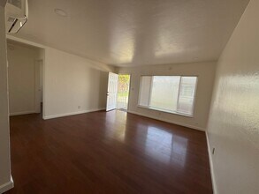 4590-4592 73rd St in Sacramento, CA - Building Photo - Building Photo