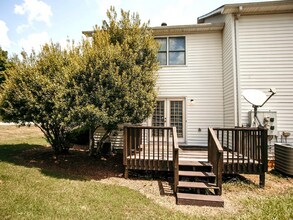 127 Barrington Dr, Unit 5 in Athens, GA - Building Photo - Building Photo