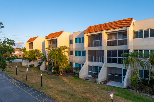 Racquet Club Village in Weston, FL - Building Photo - Building Photo