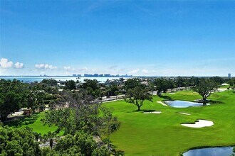 1065 Gulf of Mexico Dr in Longboat Key, FL - Building Photo - Building Photo