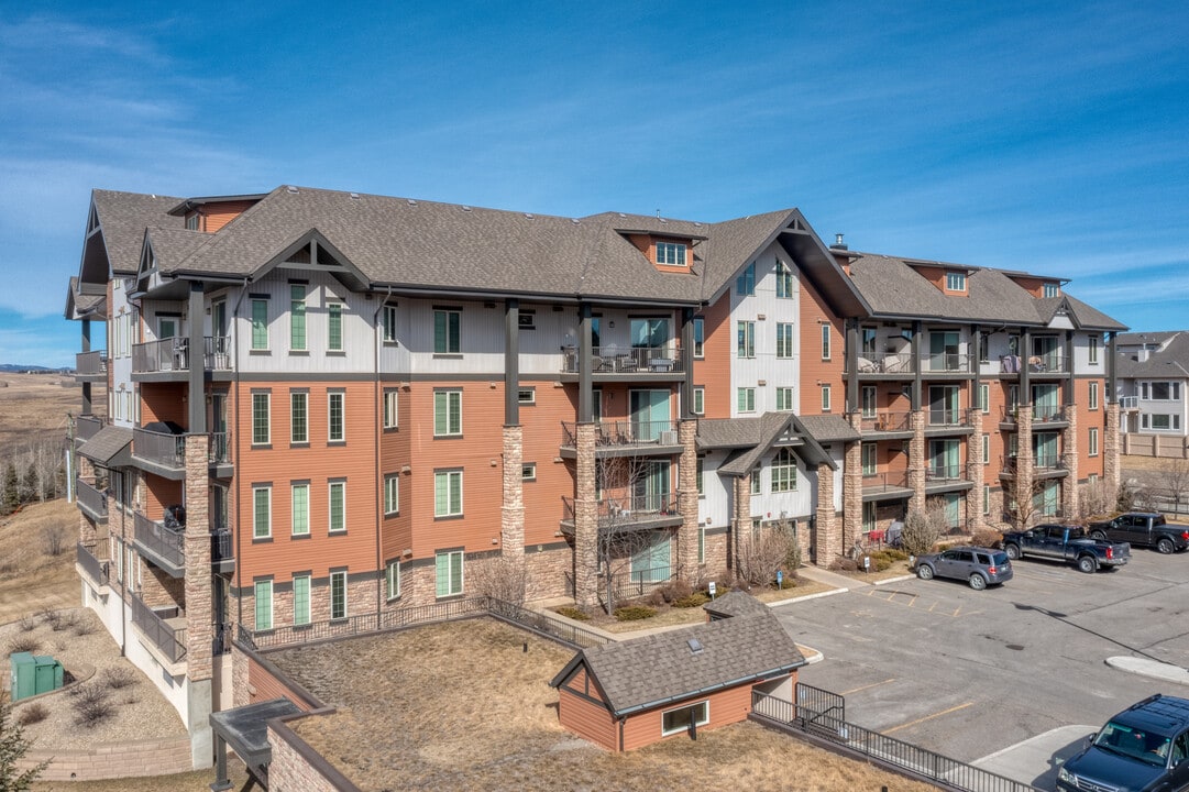 Homestead Village of Sunset Ridge in Cochrane, AB - Building Photo