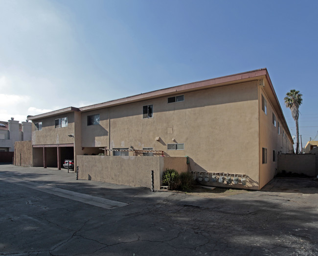 12672 Dale St in Garden Grove, CA - Foto de edificio - Building Photo