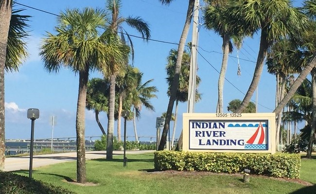 13519 S Indian River Dr in Jensen Beach, FL - Building Photo - Building Photo