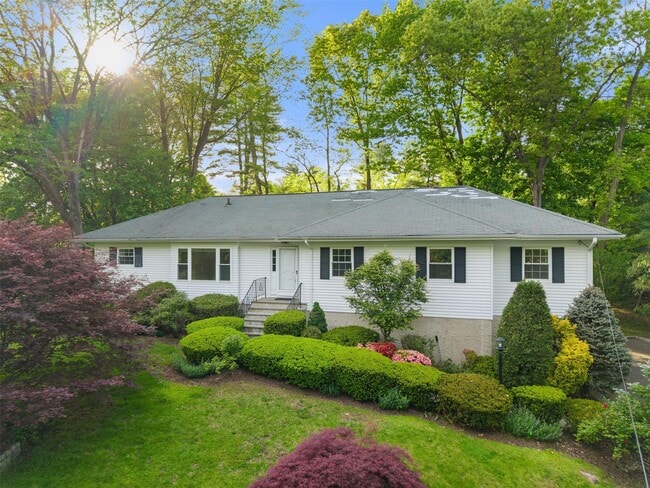 property at 25 Saxon Wood Rd