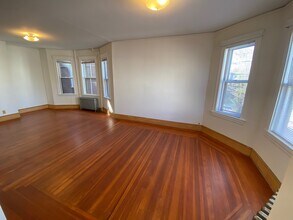68 Dimick St in Somerville, MA - Foto de edificio - Building Photo