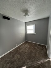 1639 Haslett Rd in East Lansing, MI - Foto de edificio - Building Photo