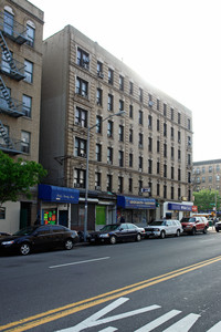 2500 Adam C Powell Blvd in New York, NY - Foto de edificio - Building Photo