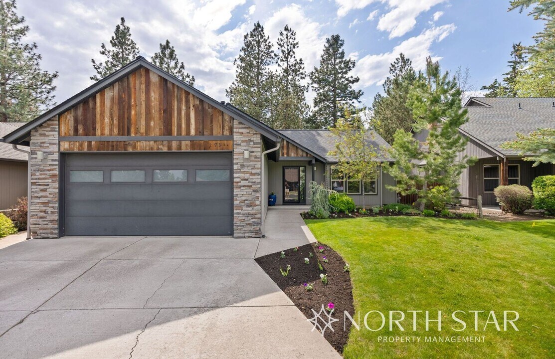 61293 Osprey Nest Pl in Bend, OR - Building Photo