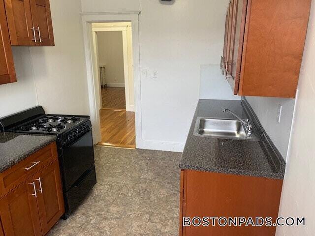 1800 Commonwealth Ave in Boston, MA - Building Photo - Building Photo