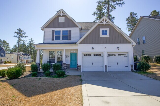 13 Pinnacle Dr in Spring Lake, NC - Building Photo - Building Photo