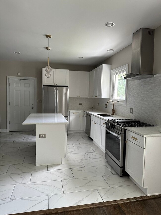 7700 S Paxton Ave in Chicago, IL - Building Photo - Building Photo