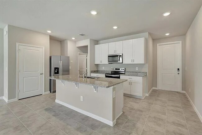 5788 SE Edgewater Cir in Stuart, FL - Building Photo - Building Photo