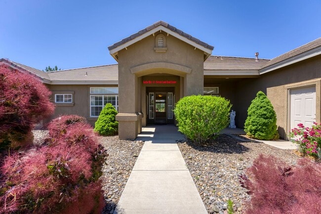 160 Landmark Dr in Sparks, NV - Building Photo - Building Photo
