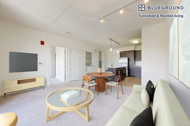 3 Chrysler Rd-Unit -FL9-ID1477A in Natick, MA - Foto de edificio - Building Photo