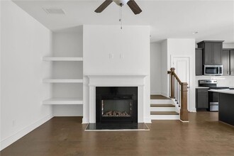 6433 Scudders Dr in Lithonia, GA - Foto de edificio - Building Photo
