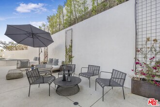 3101 Belden Dr in Los Angeles, CA - Building Photo - Building Photo