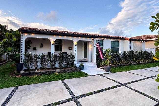 4850 SW 4th St in Coral Gables, FL - Building Photo - Building Photo