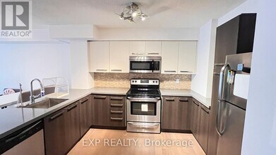 11 St Joseph St in Toronto, ON - Building Photo - Building Photo