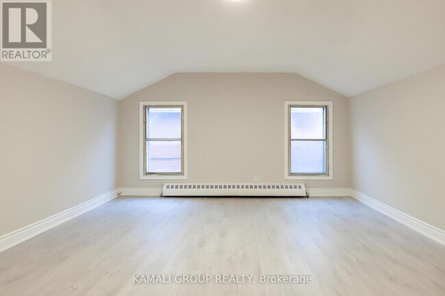81 McMillan Dr in Oshawa, ON - Building Photo - Building Photo