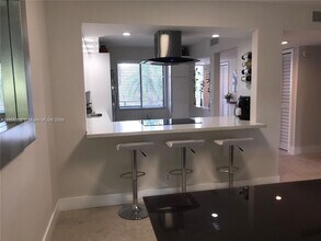 16521 Blatt Blvd in Weston, FL - Building Photo - Building Photo
