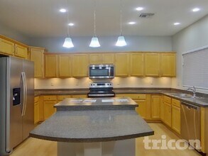 6524 W Range Mule Dr, Unit 7 BELL STREET #407 in Phoenix, AZ - Building Photo - Building Photo