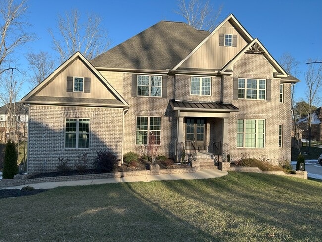 property at 30 Verdant Cir SE