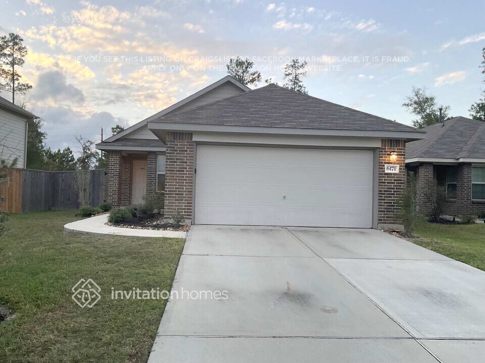 6171 Dunsmore Cyn Ln in Porter, TX - Foto de edificio